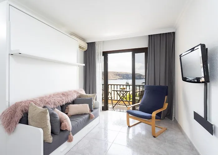 Home2book Sea Front Vista Marina, Cristianos *